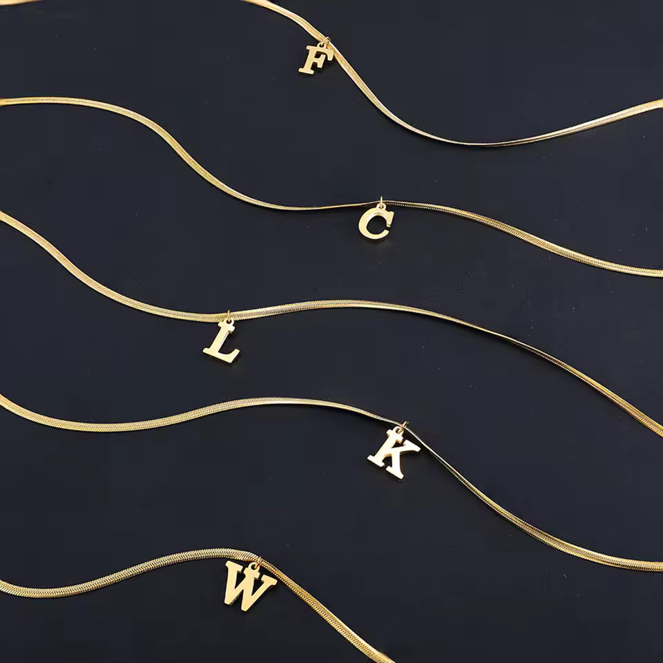 Luxus Alphabet Buchstaben Halskette – Vergoldeter Edelstahl A–Z Anhänger ✨
