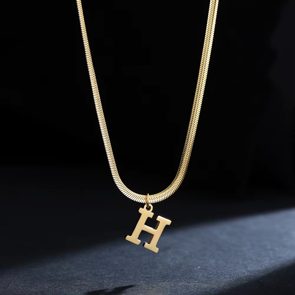 Luxus Alphabet Buchstaben Halskette – Vergoldeter Edelstahl A–Z Anhänger ✨