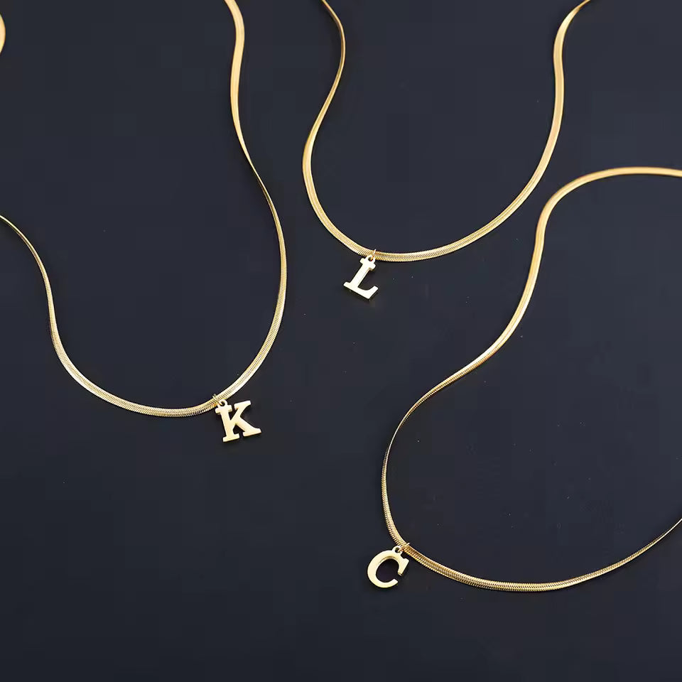 Luxus Alphabet Buchstaben Halskette – Vergoldeter Edelstahl A–Z Anhänger ✨