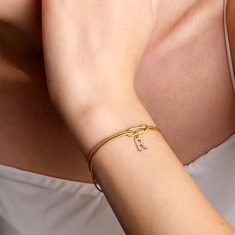 Liebesknoten-Armband mit Buchstaben A–Z 💛✨