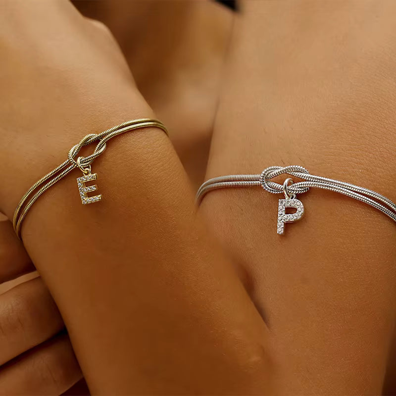 Liebesknoten-Armband mit Buchstaben A–Z 💛✨