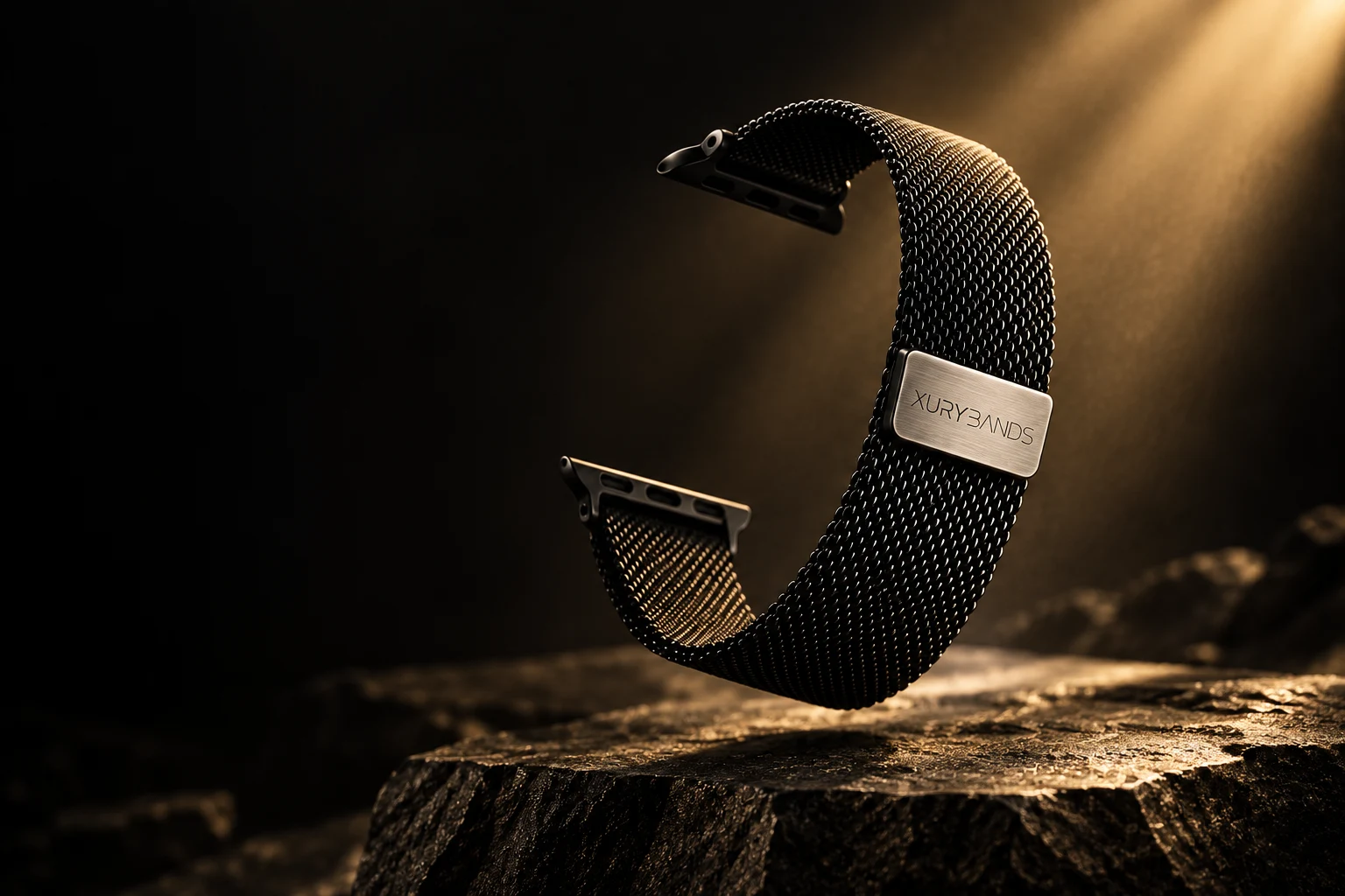 Xurybands Milanaise-Armband mit graviertem Markenverschluss im Champagnerlicht