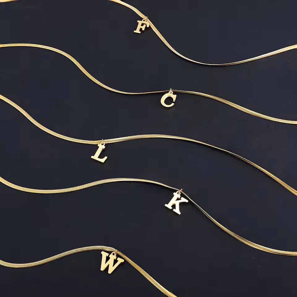 Luxus Alphabet Buchstaben Halskette – Vergoldeter Edelstahl A–Z Anhänger ✨