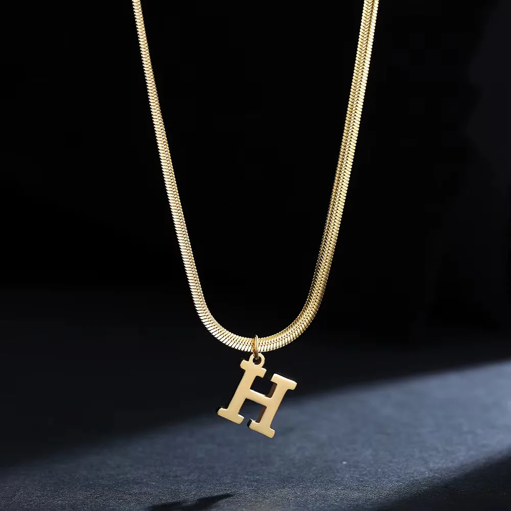 Luxus Alphabet Buchstaben Halskette – Vergoldeter Edelstahl A–Z Anhänger ✨